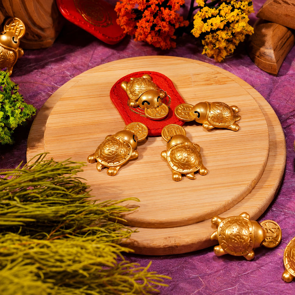 2026 Golden Turtle Charm – Bites onto Luck, Never Lets Go